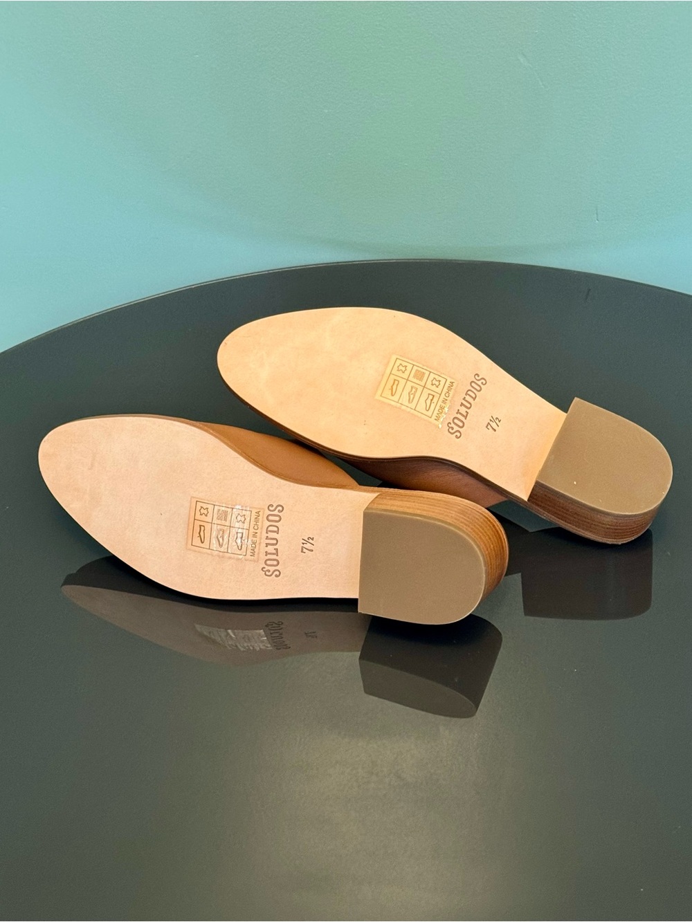 Brand New, Never Worn! Women’s Soludos Leather Slip-On Mules in Tan - Picture 2 of 5